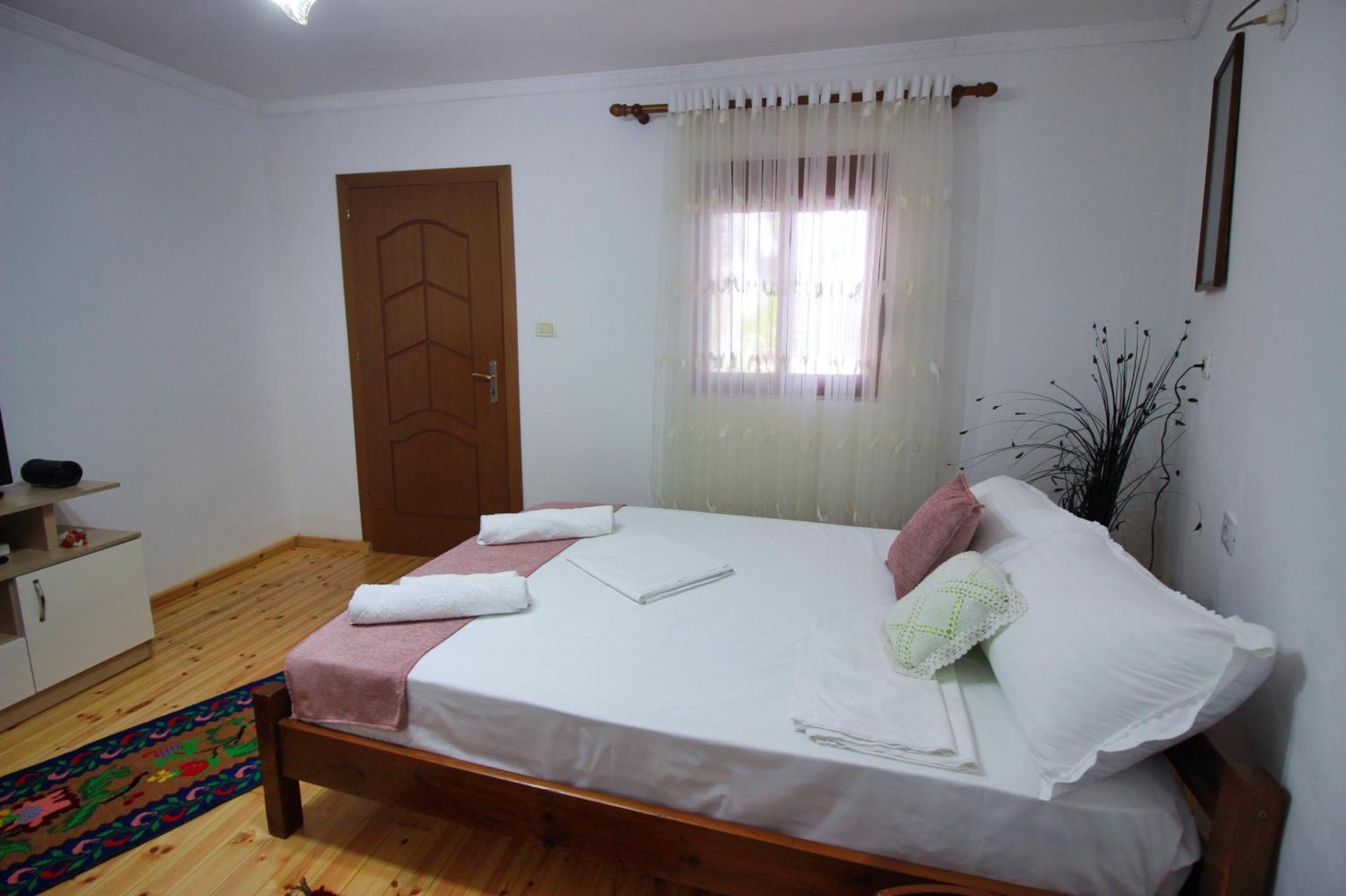 Guest House Denis Gjirokaster Exterior photo