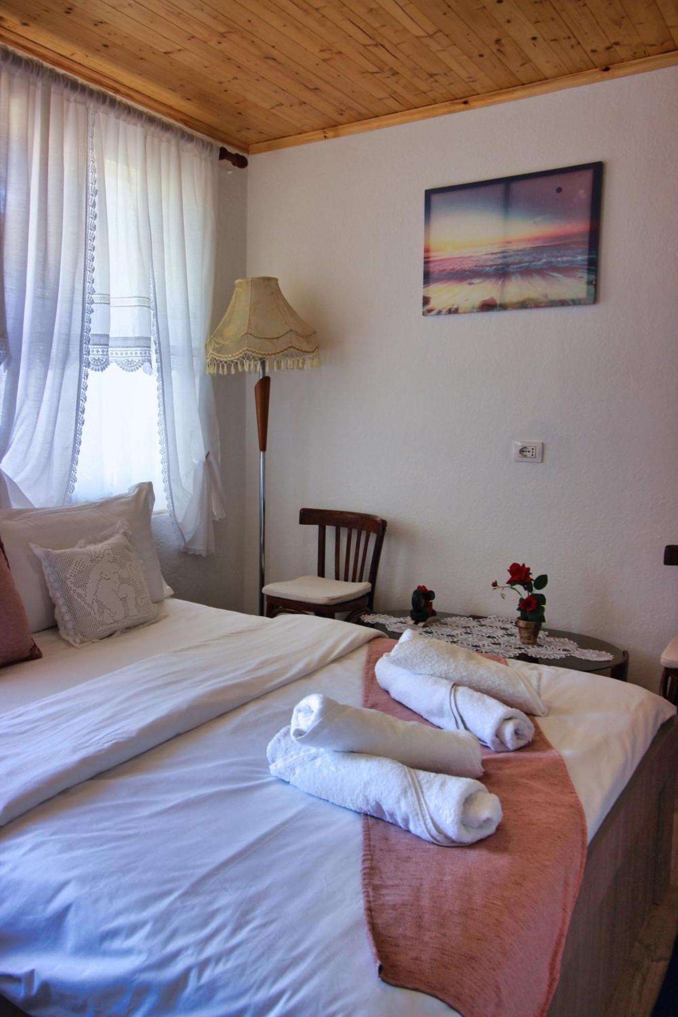 Guest House Denis Gjirokaster Exterior photo