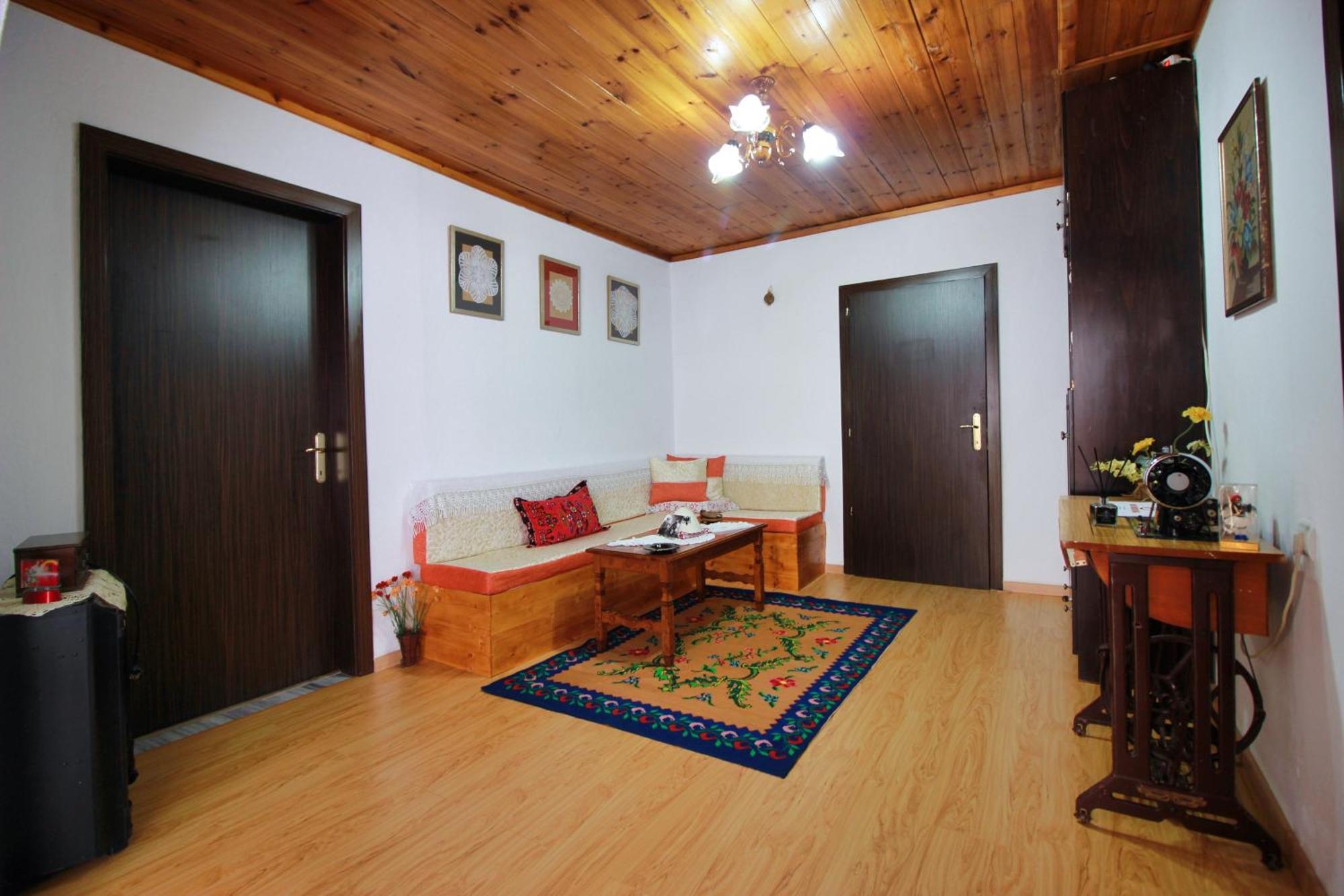 Guest House Denis Gjirokaster Exterior photo