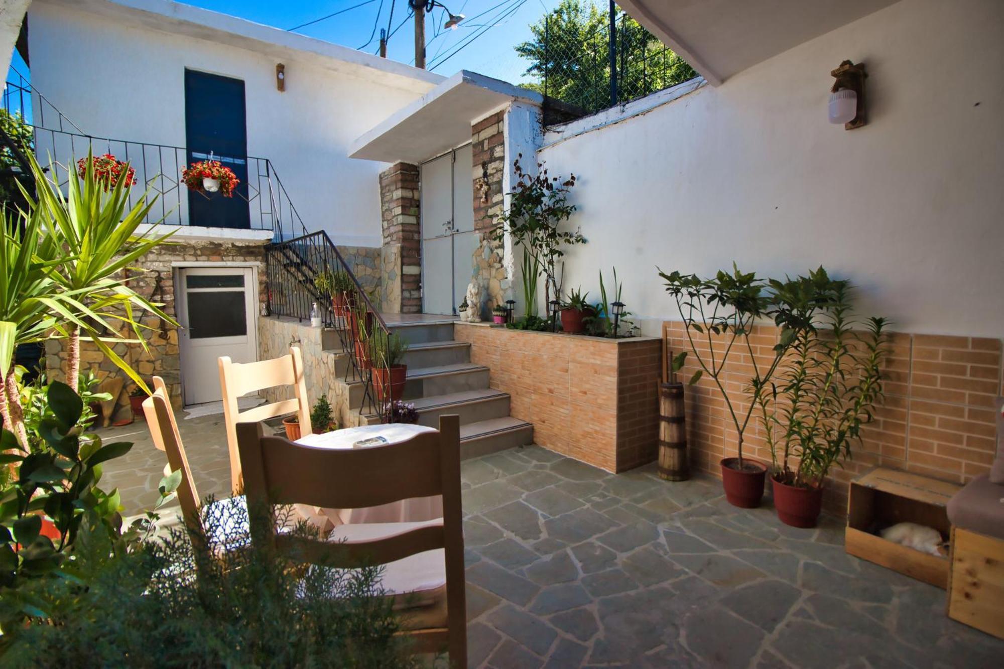 Guest House Denis Gjirokaster Exterior photo
