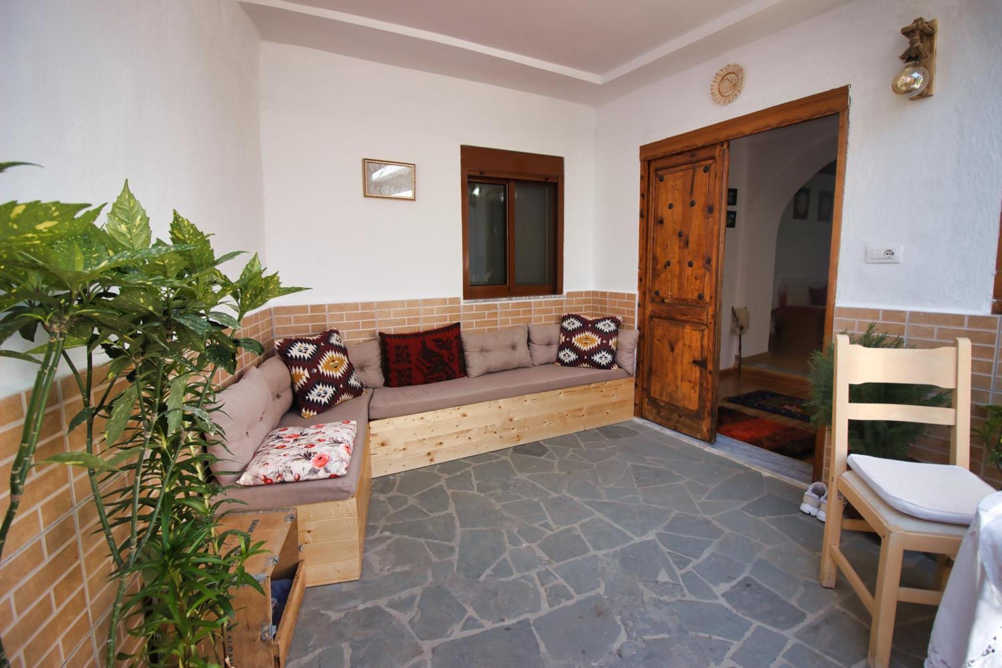 Guest House Denis Gjirokaster Exterior photo
